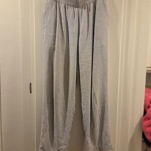 Old Navy Striped Gray Women's Straight Leg Pants